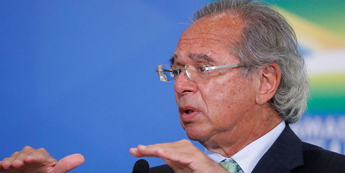 Dar aumento de salário mínimo é condenar as pessoas ao desemprego, diz Guedes